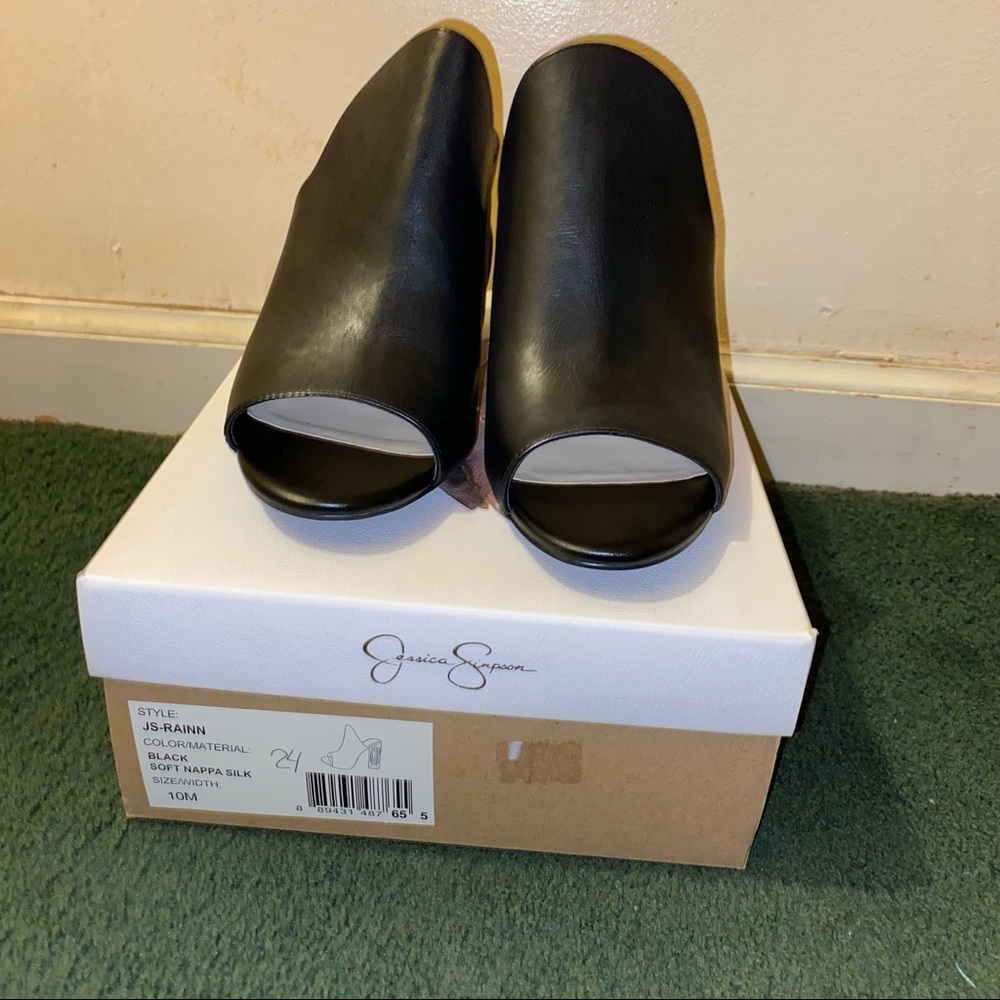 New black leather open toe heeled mule